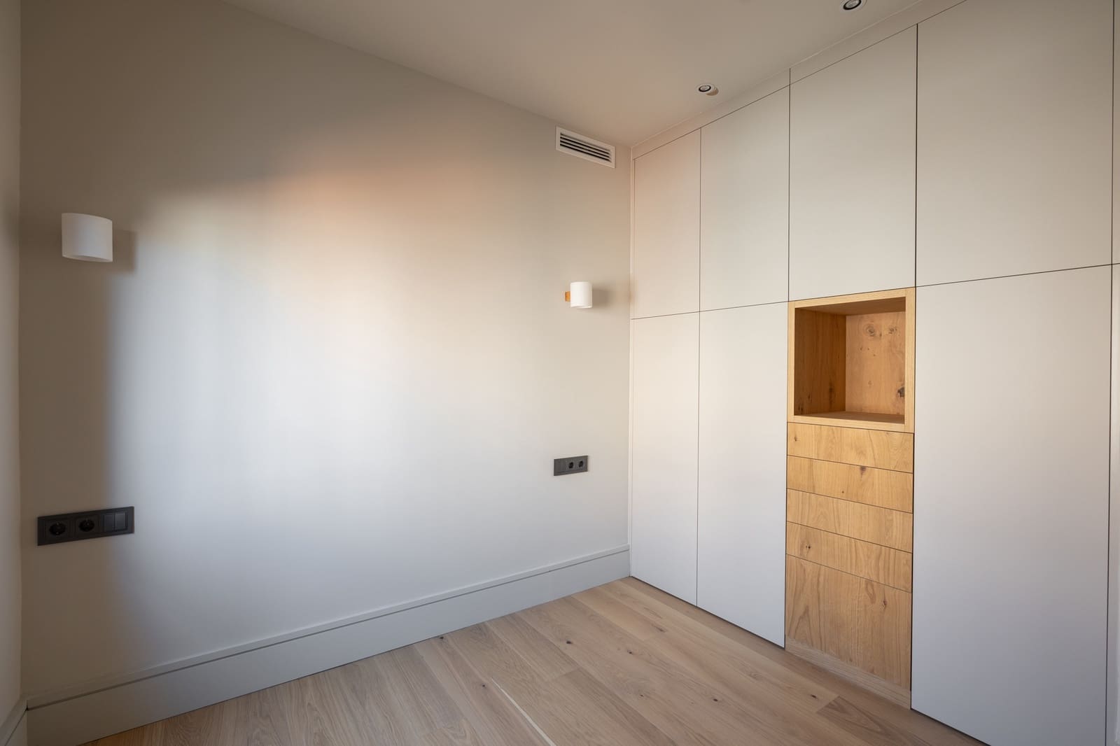 3 bedroom Flat for sale in Barcelona city - € 1,280,000 (Ref: 10024853)
