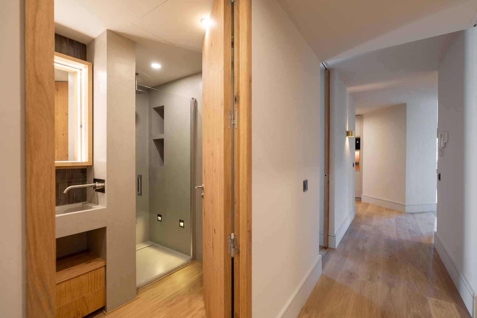 3 bedroom Flat for sale in Barcelona city - € 1,280,000 (Ref: 10024853)