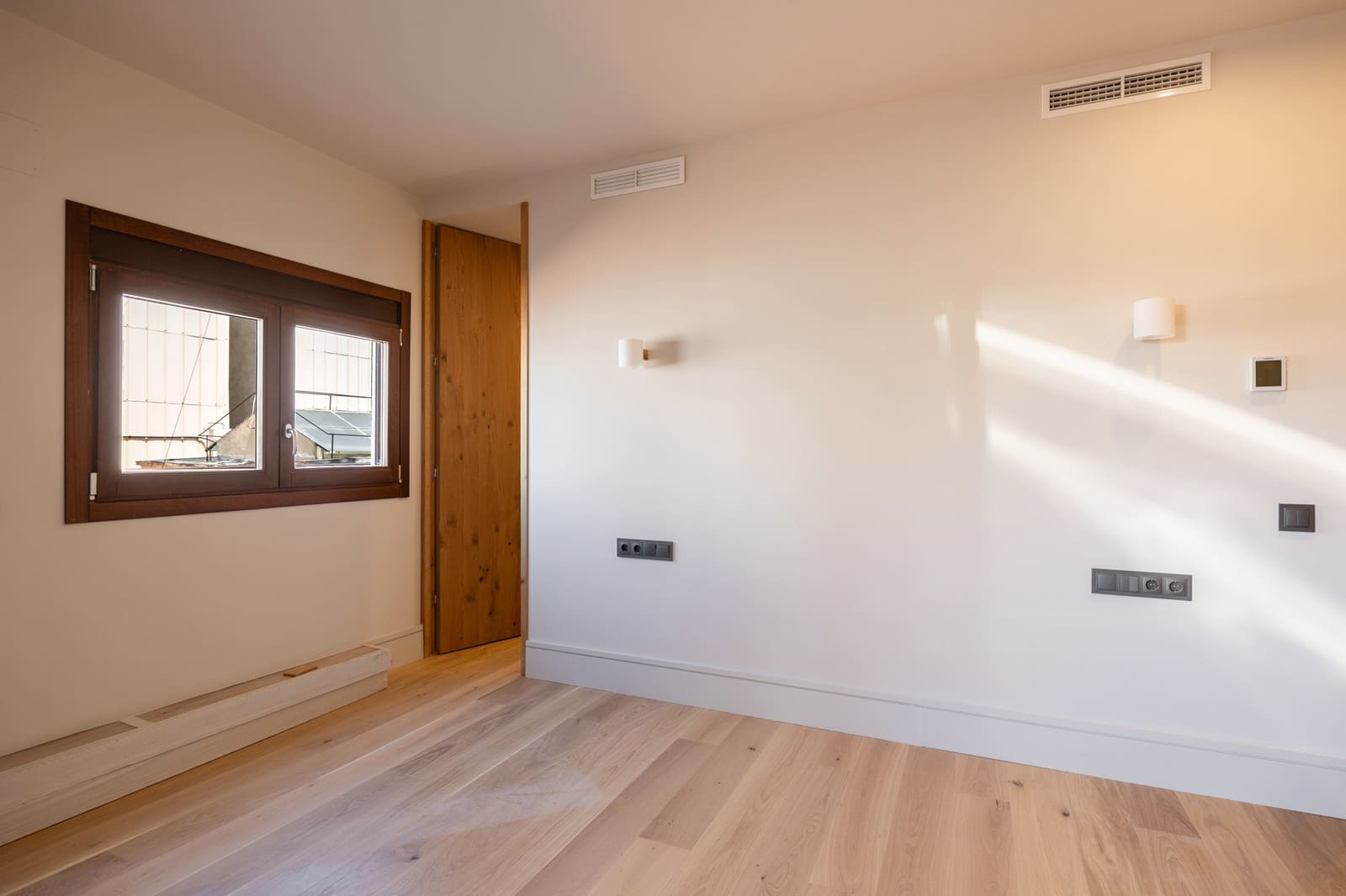 3 bedroom Flat for sale in Barcelona city - € 1,280,000 (Ref: 10024853)