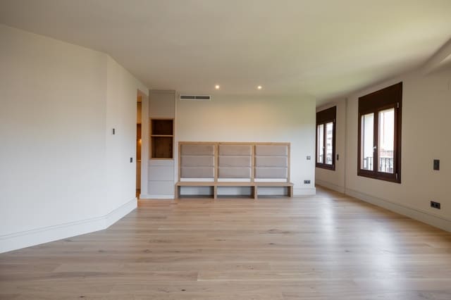 3 bedroom Flat for sale in Barcelona city - € 1,280,000 (Ref: 10024853)