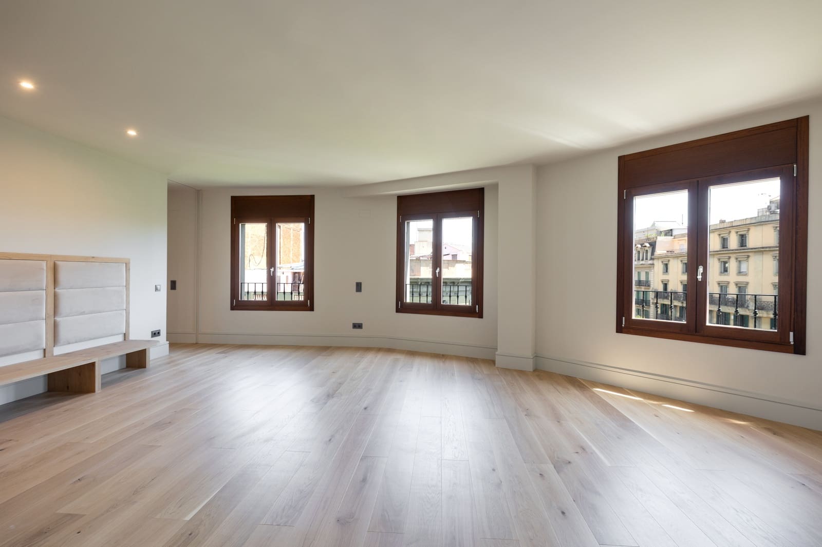 3 bedroom Flat for sale in Barcelona city - € 1,280,000 (Ref: 10024853)
