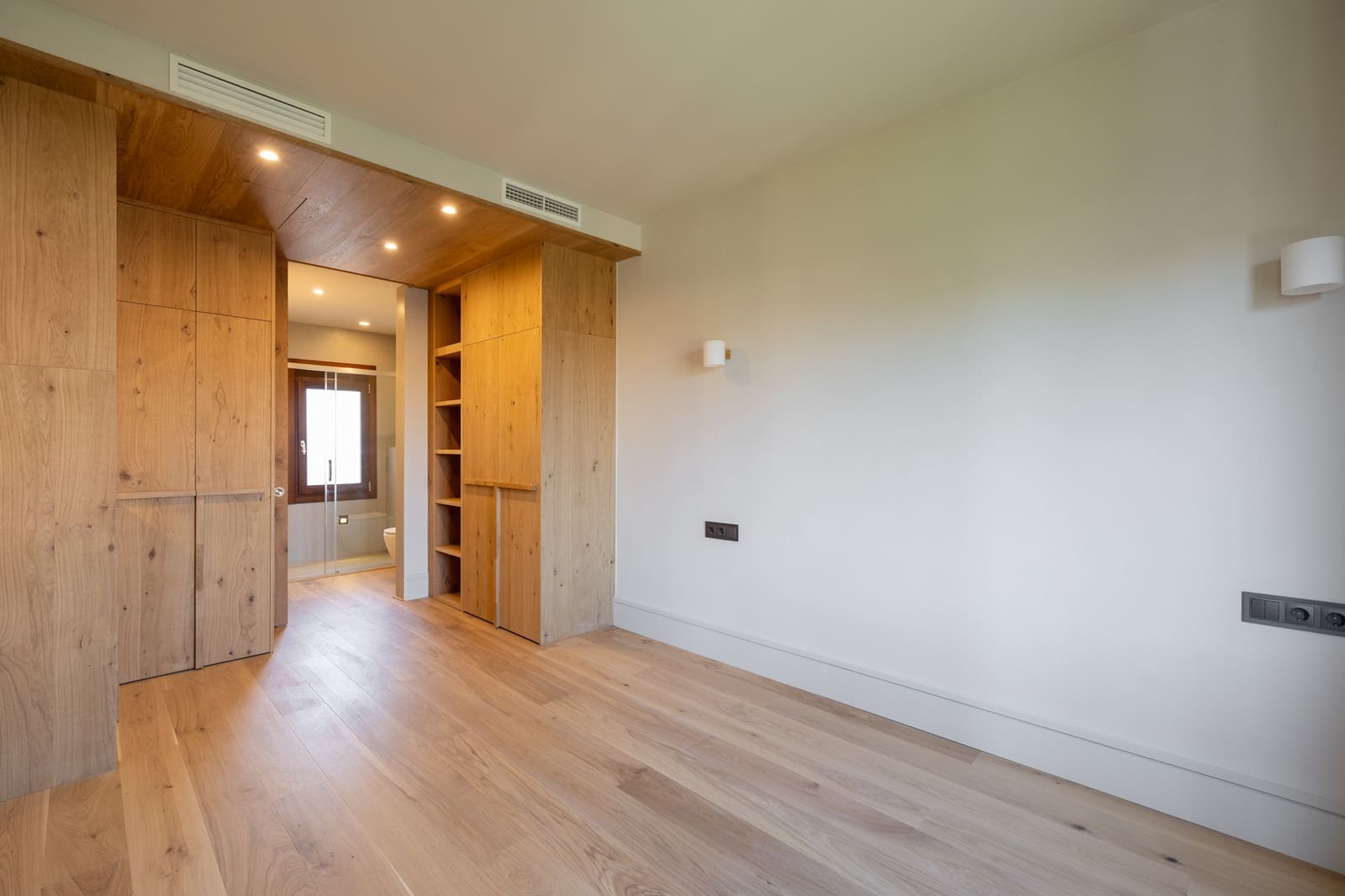 3 bedroom Flat for sale in Barcelona city - € 1,280,000 (Ref: 10024853)