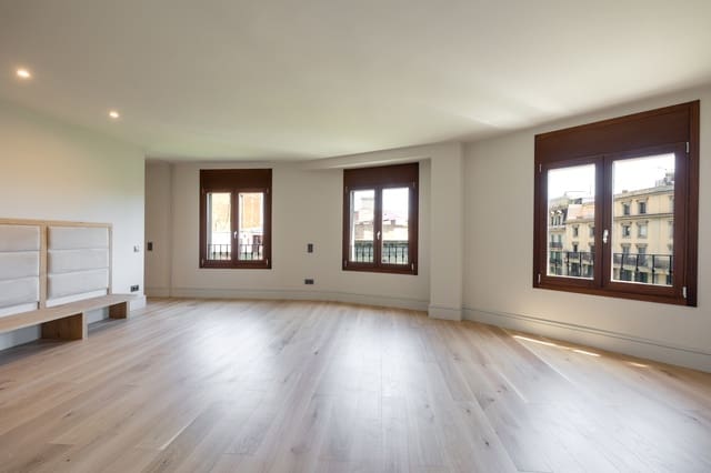 3 bedroom Flat for sale in Barcelona city - € 1,280,000 (Ref: 10024853)