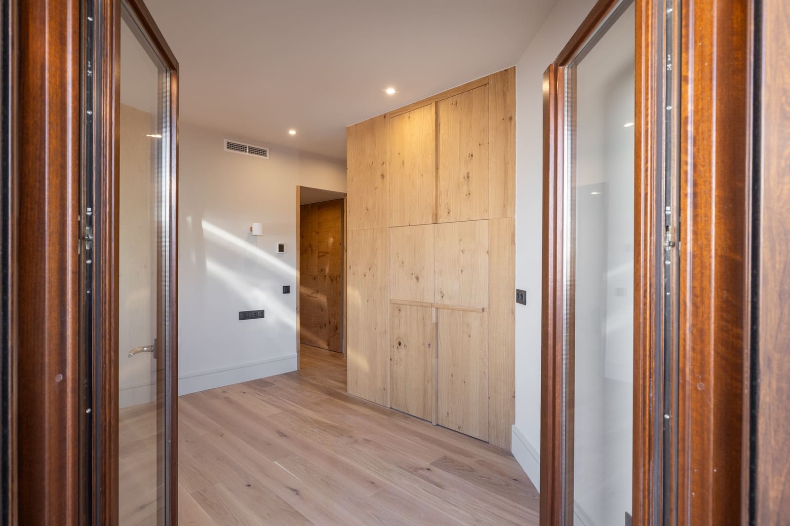 3 bedroom Flat for sale in Barcelona city - € 1,280,000 (Ref: 10024853)