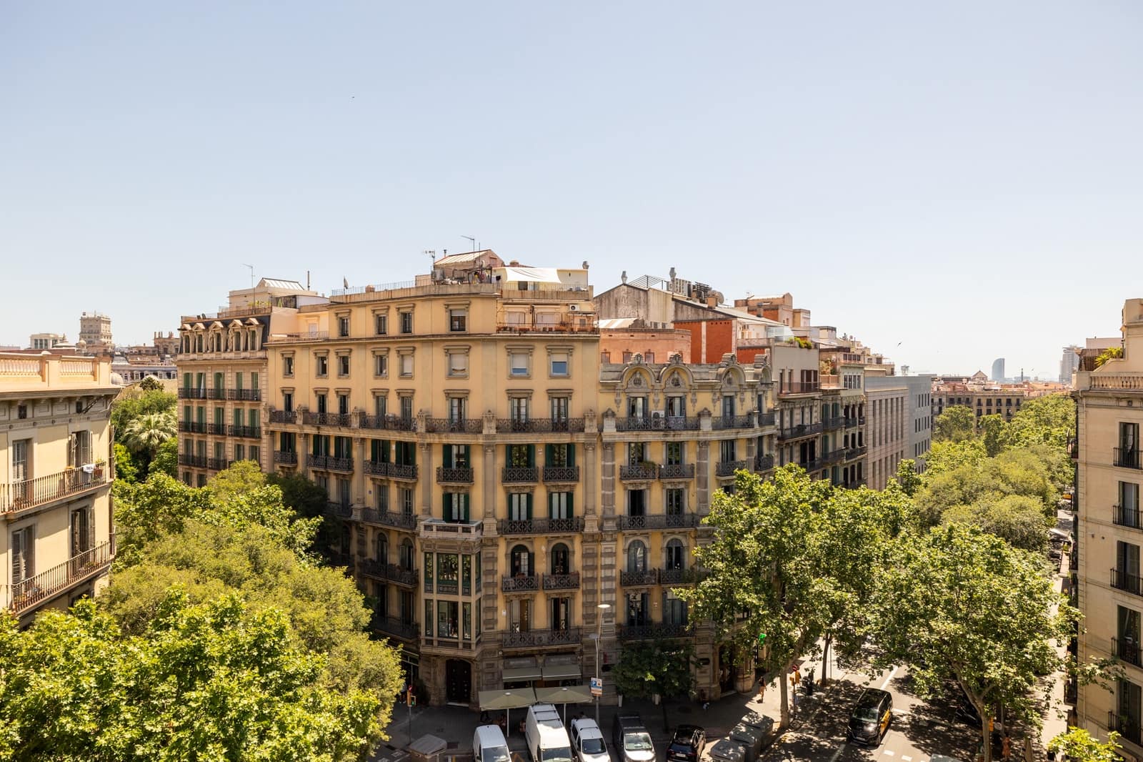 3 bedroom Flat for sale in Barcelona city - € 1,280,000 (Ref: 10024853)