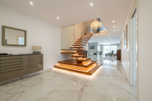 5 bedroom Villa for sale in Tarragona city with pool garage - € 1,550,000 (Ref: 9144654)