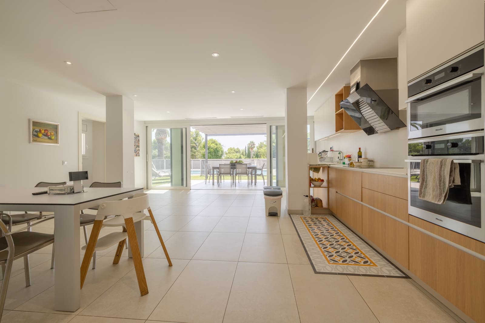 5 soverom Villa til salgs i Tarragona by med svømmebasseng garasje - € 1 550 000 (Ref: 9144654)