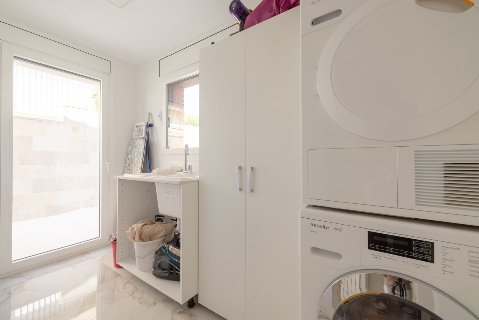 5 soverom Villa til salgs i Tarragona by med svømmebasseng garasje - € 1 550 000 (Ref: 9144654)