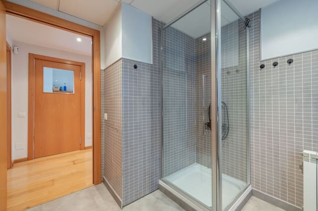 4 soveværelse Villa til salg i El Catllar med swimmingpool garage - € 850.000 (Ref: 9740236)