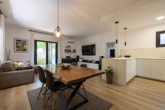 5 quarto Moradia para venda em Castelldefels com garagem - 950 000 € (Ref: 9997693)