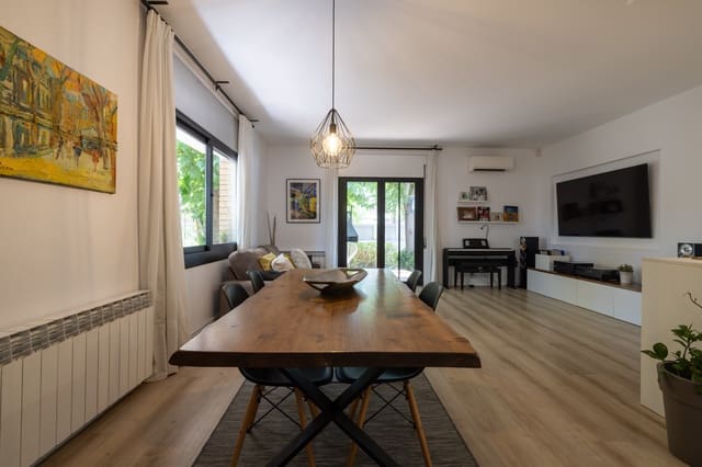 5 quarto Moradia para venda em Castelldefels com garagem - 950 000 € (Ref: 9997693)
