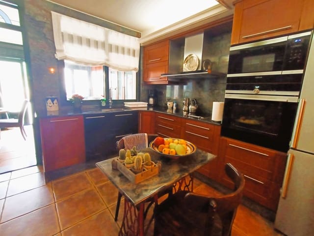 4 Zimmer Haus zu verkaufen in Arteixo - 485.000 € (Ref: 9151597)