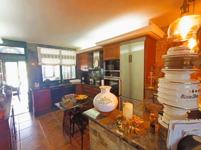 4 Zimmer Haus zu verkaufen in Arteixo - 485.000 € (Ref: 9151597)