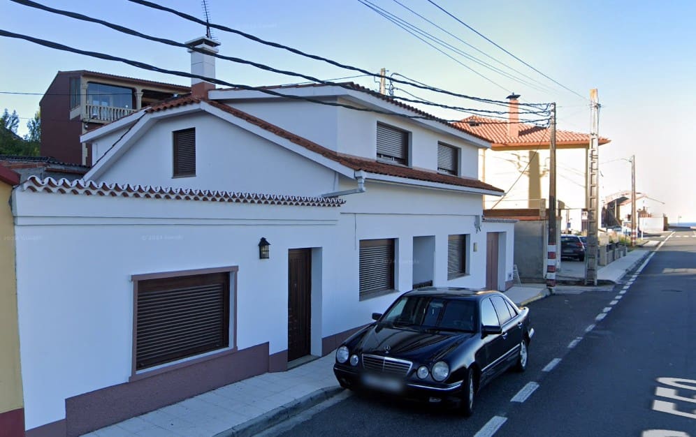 Casa de 6 habitaciones en Carnota en venta - 260.000 € (Ref: 9366833)