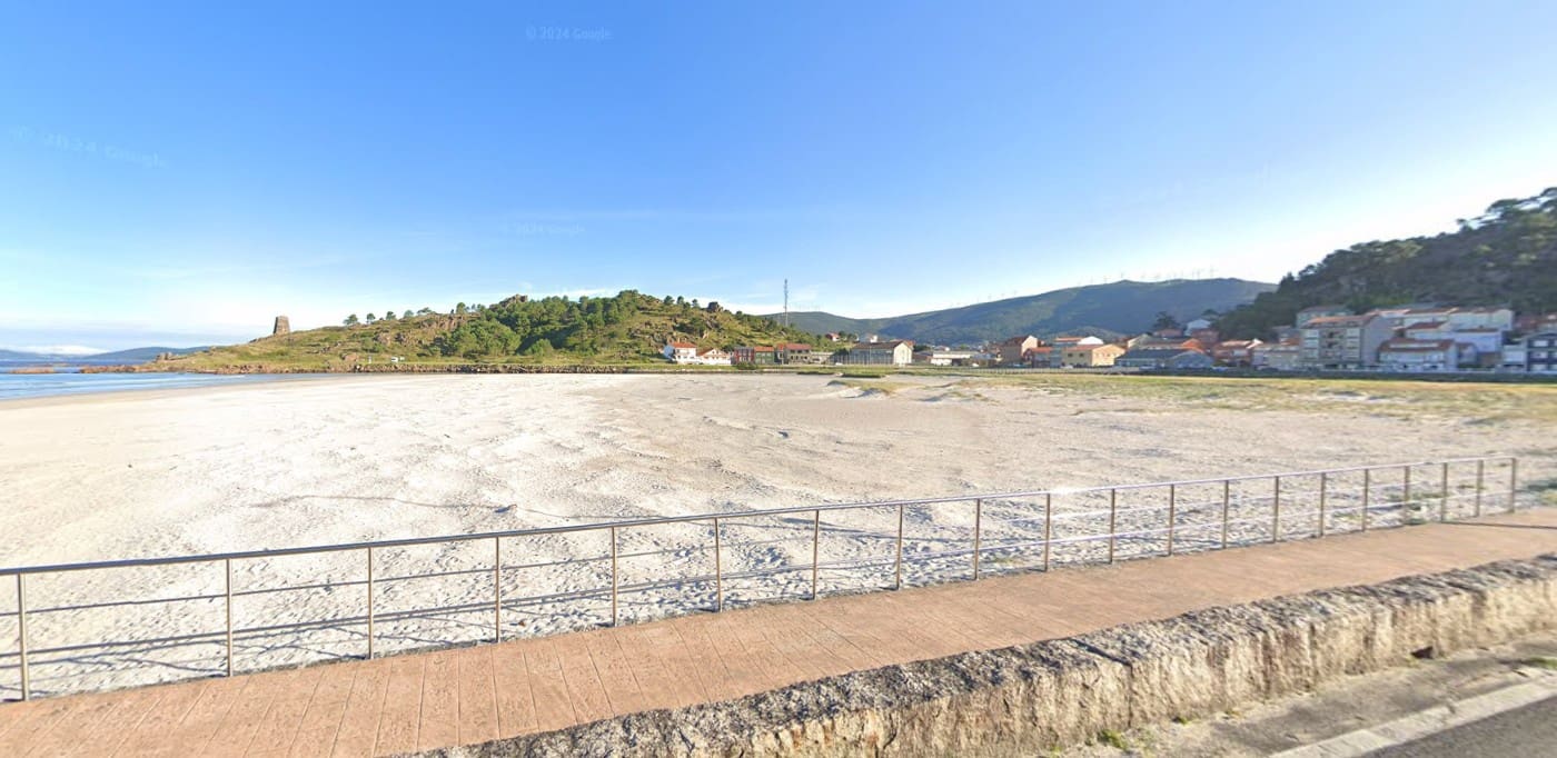 Casa de 6 habitaciones en Carnota en venta - 260.000 € (Ref: 9366833)