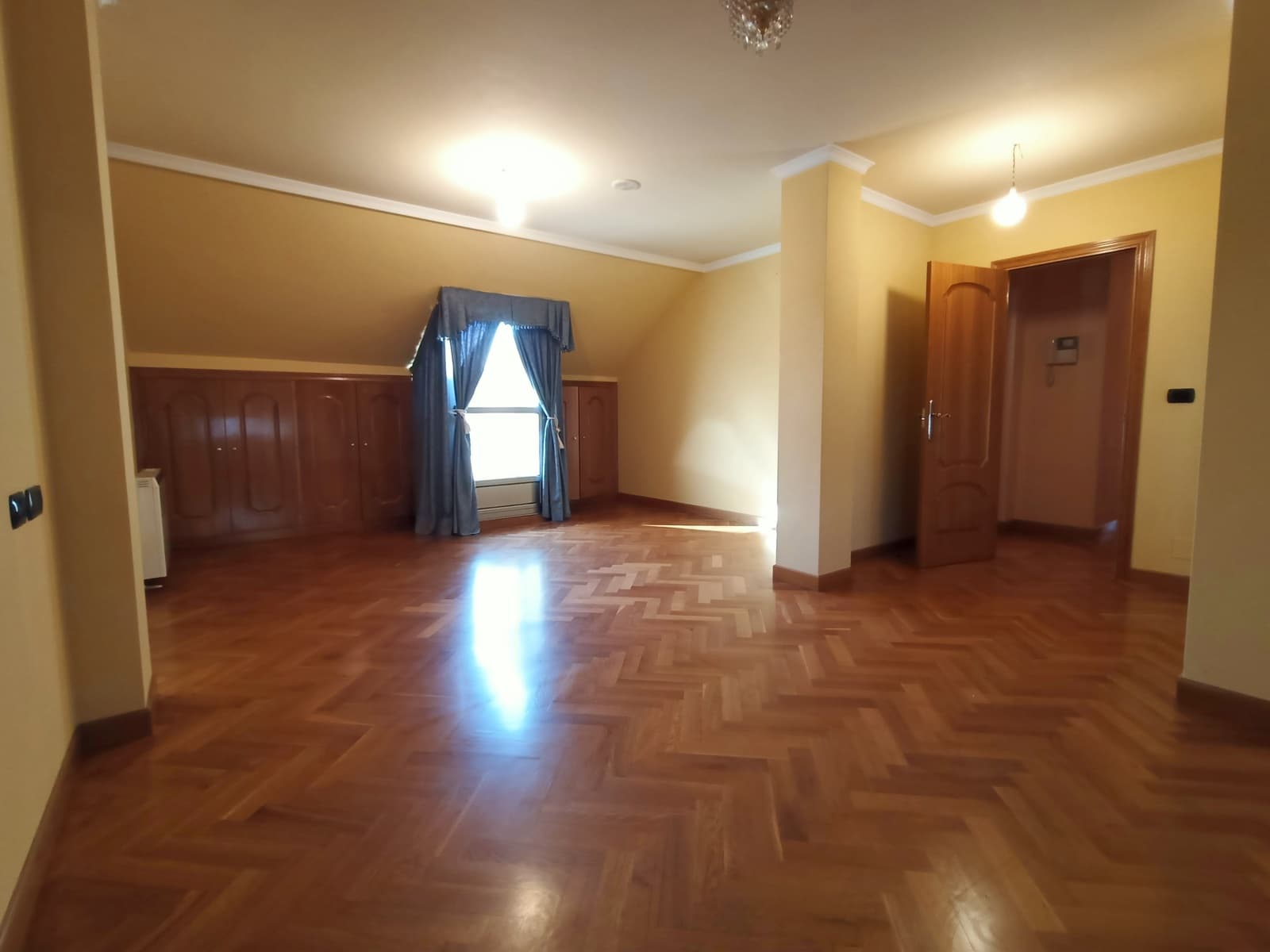 2 Zimmer Penthouse zu verkaufen in A Coruna Stadt mit Garage - 650.000 € (Ref: 9366909)