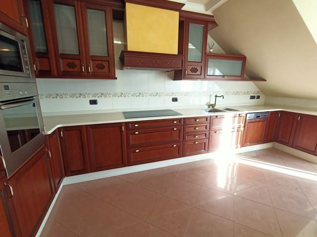 2 slaapkamer Penthouse te koop in A Coruña stad met garage - € 650.000 (Ref: 9366909)