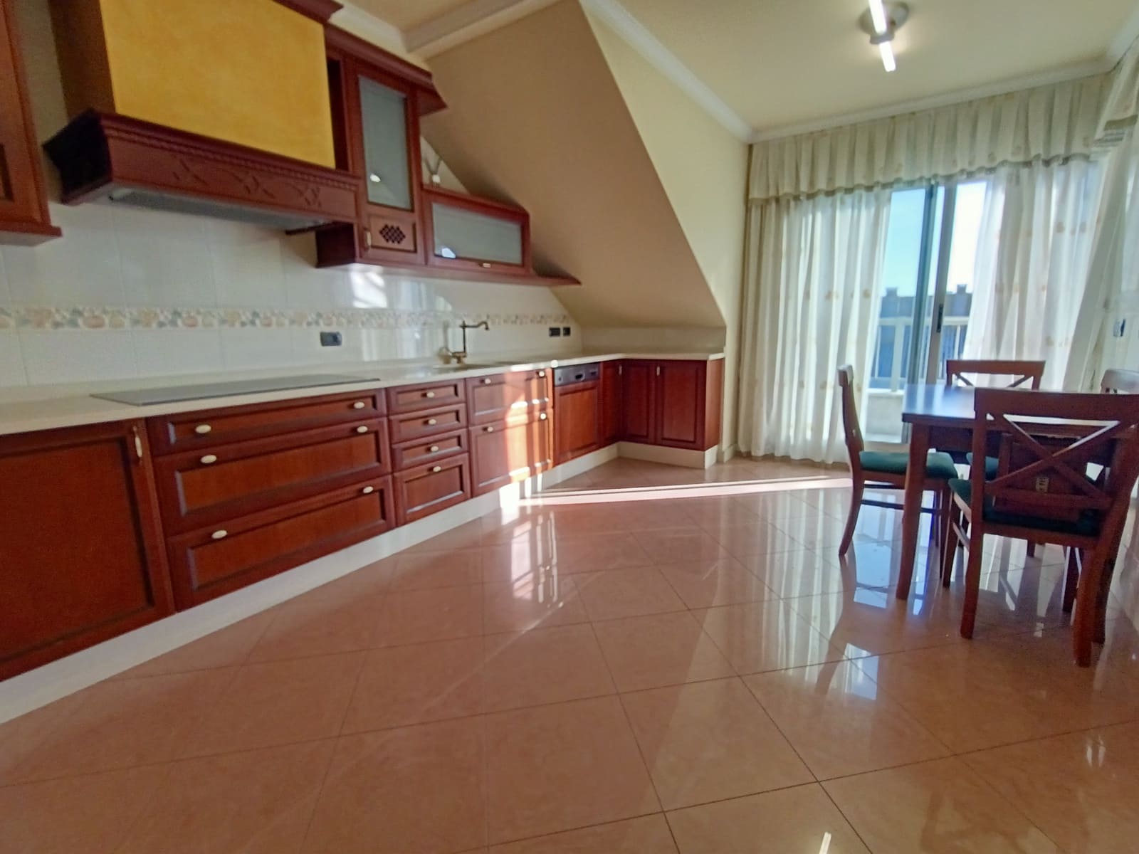 2 Zimmer Penthouse zu verkaufen in A Coruna Stadt mit Garage - 650.000 € (Ref: 9366909)