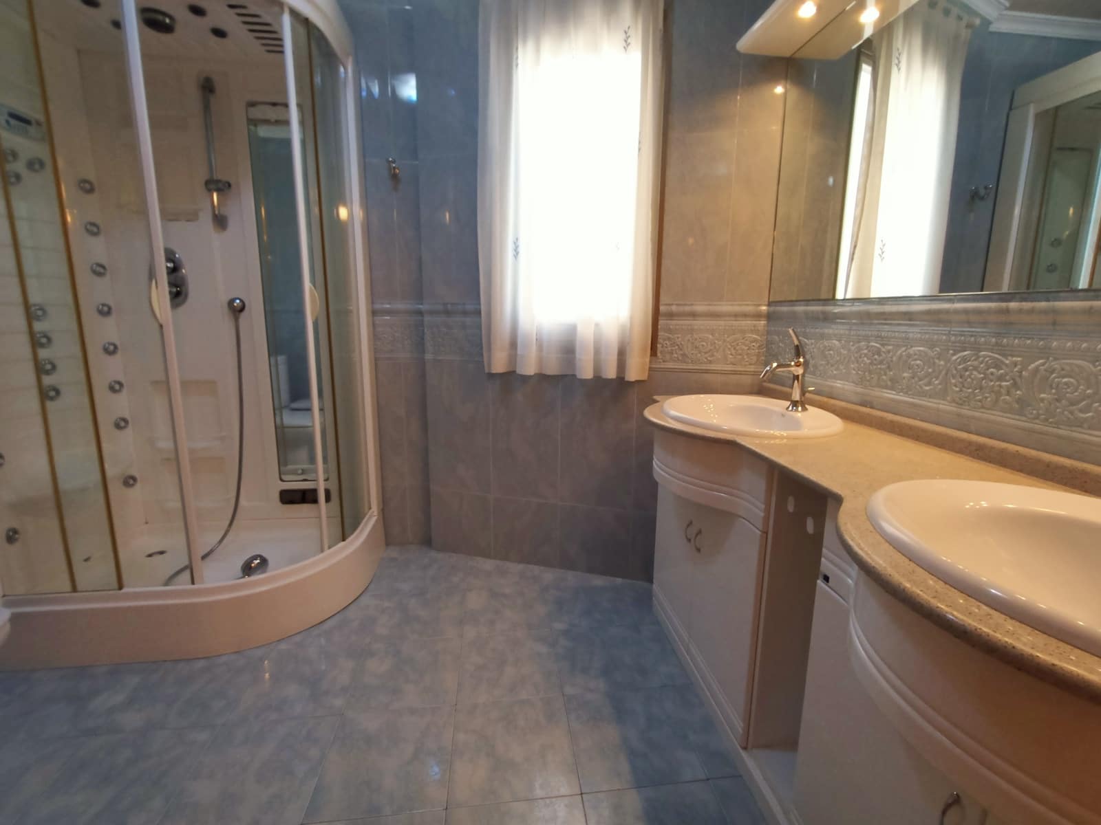 2 Zimmer Penthouse zu verkaufen in A Coruna Stadt mit Garage - 650.000 € (Ref: 9366909)