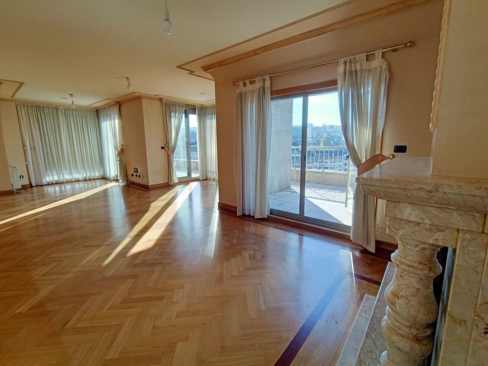 2 Zimmer Penthouse zu verkaufen in A Coruna Stadt mit Garage - 650.000 € (Ref: 9366909)