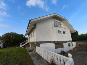 4 sypialnia Willa na sprzedaż w Oleiros - 500 000 € (Ref: 9367802)