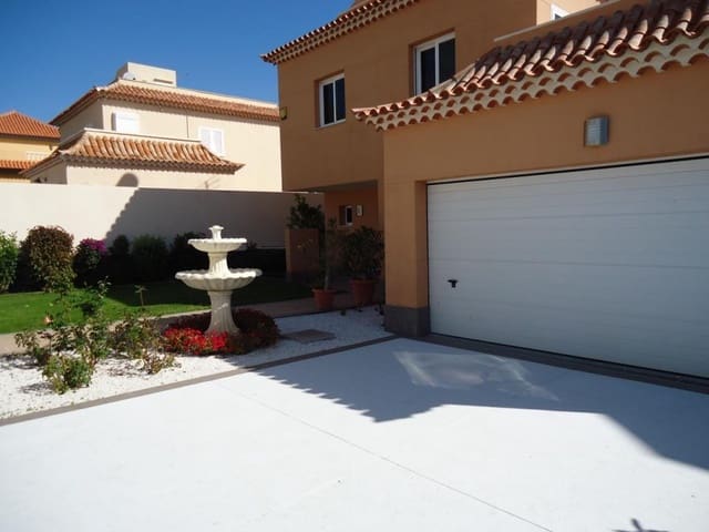 3 soveværelse Villa til salg i El Madroñal, Adeje med swimmingpool garage - € 1.550.000 (Ref: 9171862)