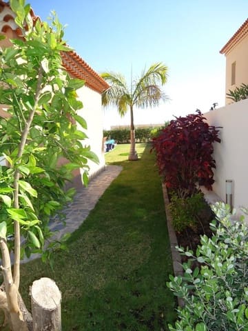 3 soveværelse Villa til salg i El Madroñal, Adeje med swimmingpool garage - € 1.550.000 (Ref: 9171862)