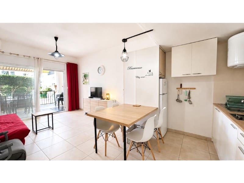 1 sovrum Lägenhet till salu i Empuriabrava med pool - 178 000 € (Ref: 10042694)
