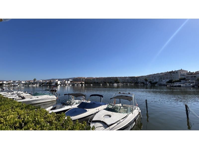1 sypialnia Apartament na sprzedaż w Empuriabrava z basenem garażem - 194 000 € (Ref: 10042695)