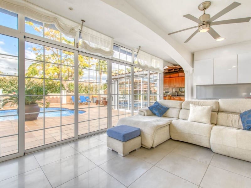 5 soverom Rekkehus til salgs i Empuriabrava med garasje - € 780 000 (Ref: 9175090)