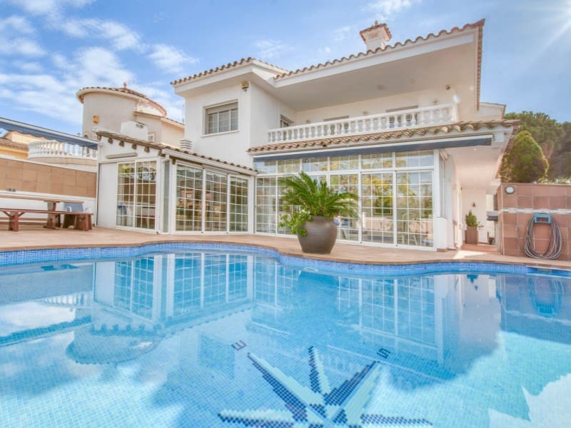 5 soverom Rekkehus til salgs i Empuriabrava med garasje - € 780 000 (Ref: 9175090)