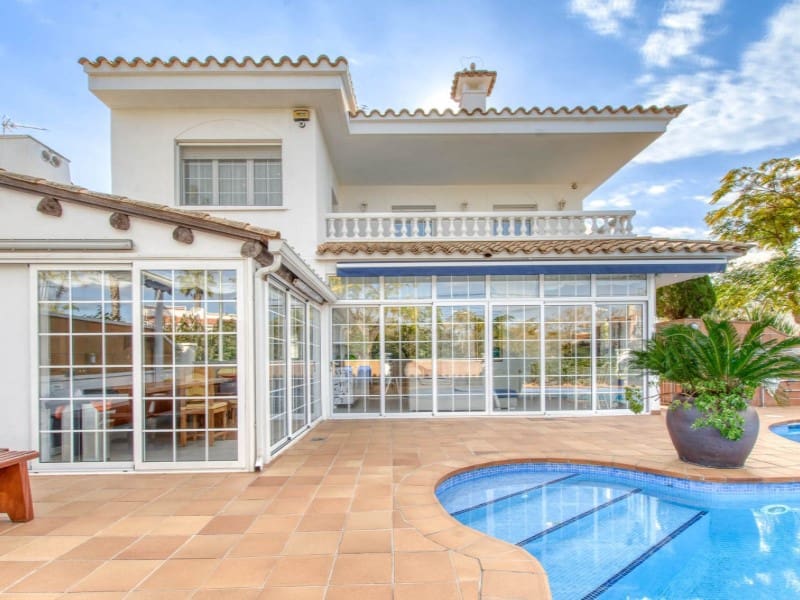 5 soverom Rekkehus til salgs i Empuriabrava med garasje - € 780 000 (Ref: 9175090)