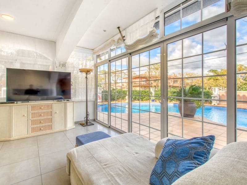 5 soverom Rekkehus til salgs i Empuriabrava med garasje - € 780 000 (Ref: 9175090)