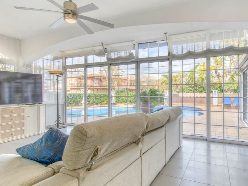 5 soverom Rekkehus til salgs i Empuriabrava med garasje - € 780 000 (Ref: 9175090)