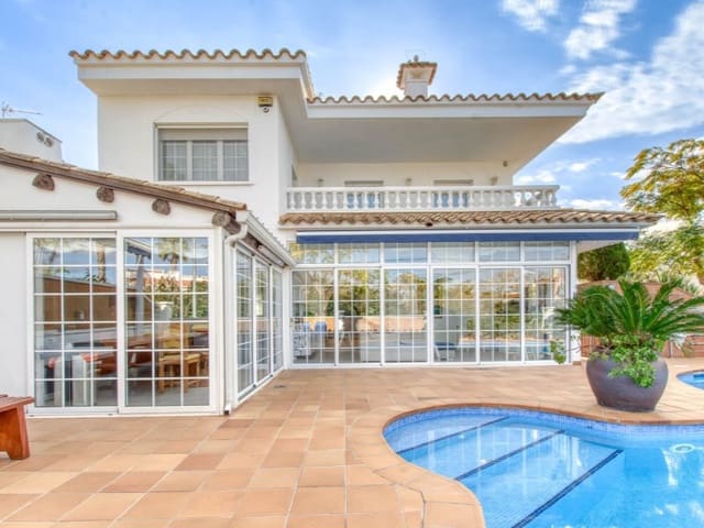 5 bedroom Terraced Villa for sale in Empuriabrava, Castelló d'Empúries with garage - € 780,000 (Ref: 9175090)