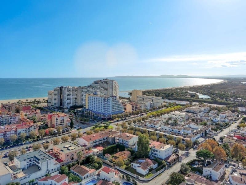 5 soverom Rekkehus til salgs i Empuriabrava med garasje - € 780 000 (Ref: 9175090)