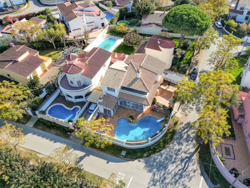 5 soverom Rekkehus til salgs i Empuriabrava med garasje - € 780 000 (Ref: 9175090)