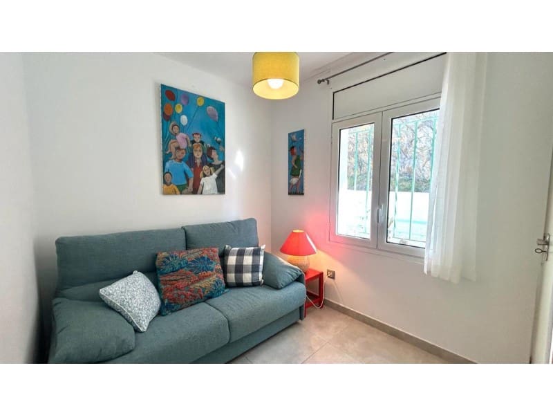 3 bedroom Apartment for sale in Roses - € 396,000 (Ref: 9175101)