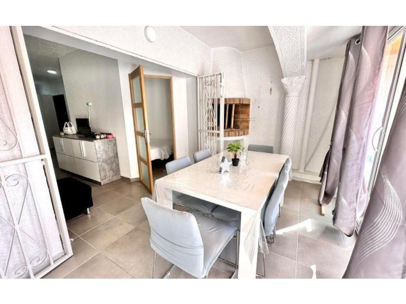 2 soveværelse Lejlighed til salg i Empuriabrava med garage - € 289.000 (Ref: 9175103)