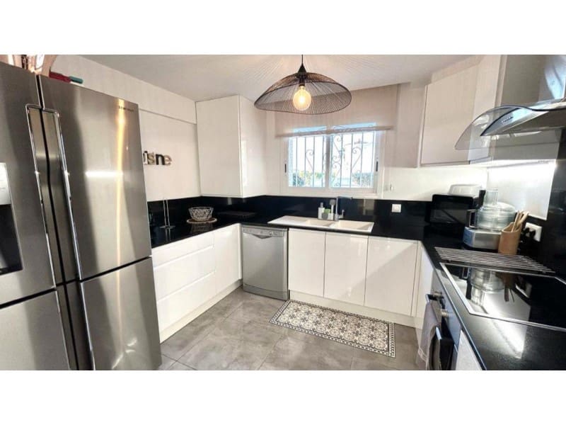 4 chambre Villa/Maison à vendre à Empuriabrava avec garage - 699 000 € (Ref: 9175104)