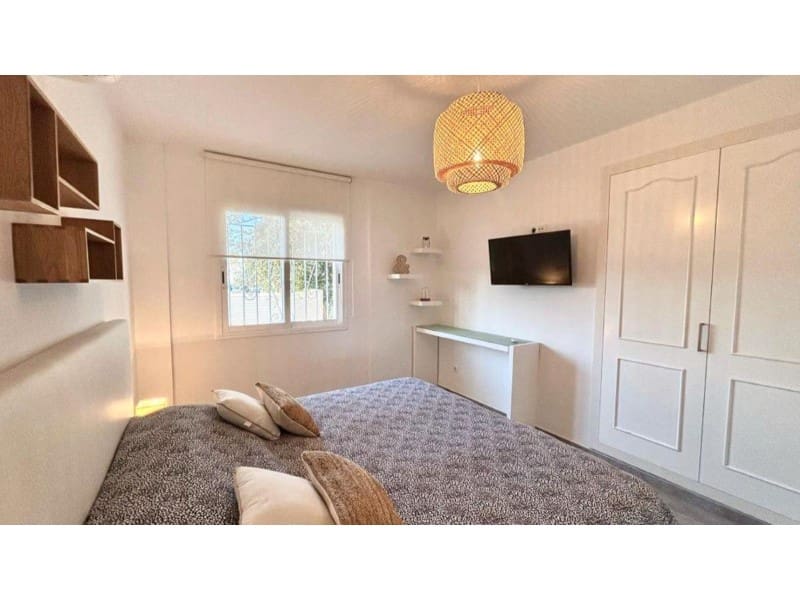 4 chambre Villa/Maison à vendre à Empuriabrava avec garage - 699 000 € (Ref: 9175104)