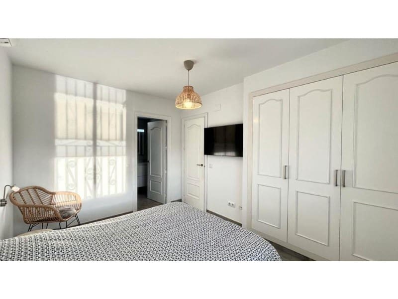 4 chambre Villa/Maison à vendre à Empuriabrava avec garage - 699 000 € (Ref: 9175104)