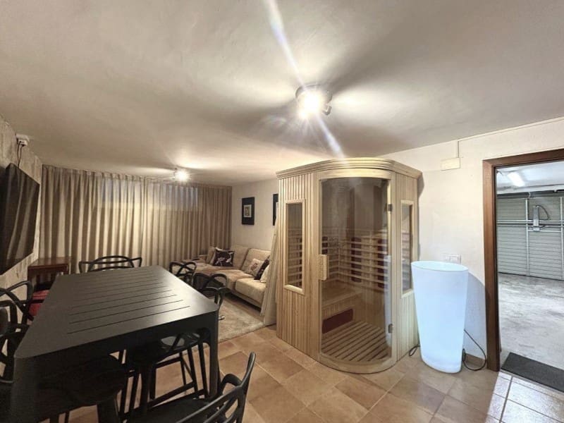 4 chambre Villa/Maison à vendre à Empuriabrava avec garage - 699 000 € (Ref: 9175104)