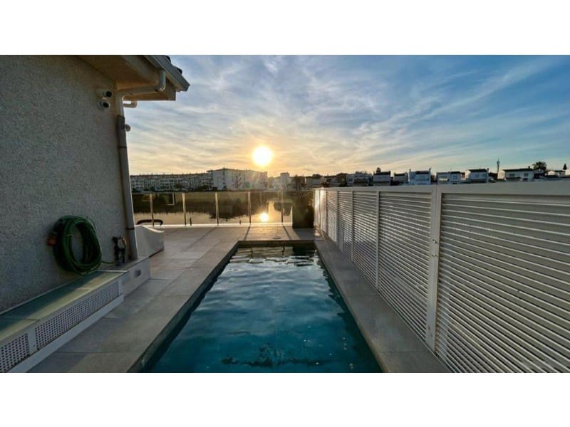 4 chambre Villa/Maison à vendre à Empuriabrava avec garage - 699 000 € (Ref: 9175104)