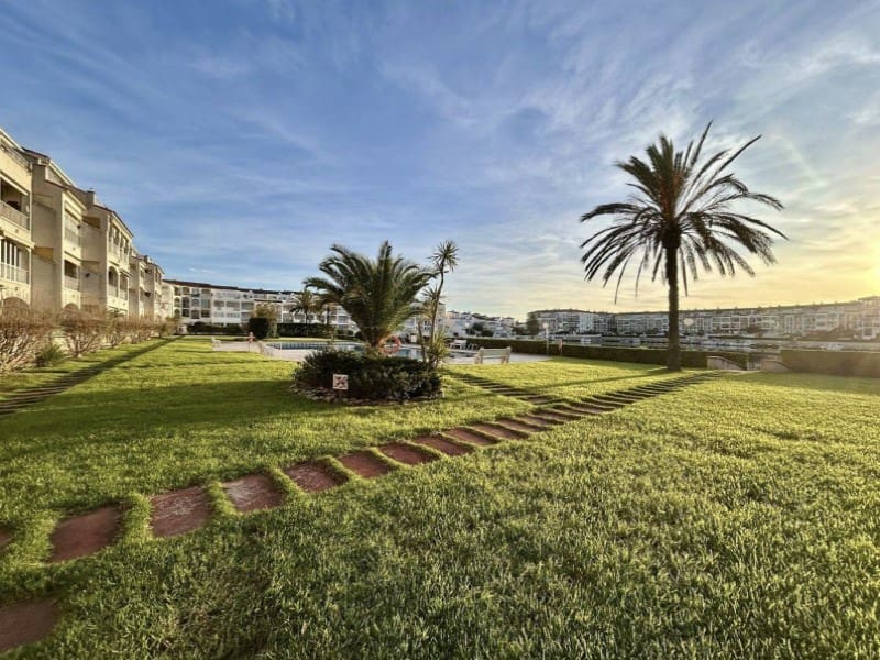 4 chambre Villa/Maison à vendre à Empuriabrava avec garage - 699 000 € (Ref: 9175104)