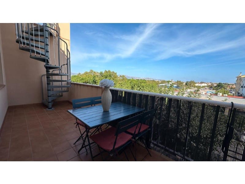 2 soveværelse Penthouse til salg i Empuriabrava med garage - € 285.000 (Ref: 9175107)