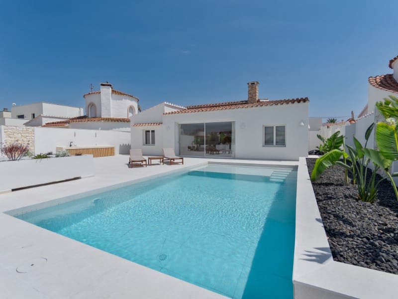 4 sypialnia Willa na sprzedaż w Empuriabrava z garażem - 1 640 000 € (Ref: 9175112)