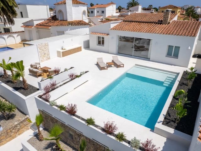 4 sypialnia Willa na sprzedaż w Empuriabrava, Castelló d'Empúries z garażem - 1 640 000 € (Ref: 9175112)