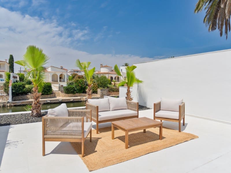 4 sypialnia Willa na sprzedaż w Empuriabrava z garażem - 1 640 000 € (Ref: 9175112)