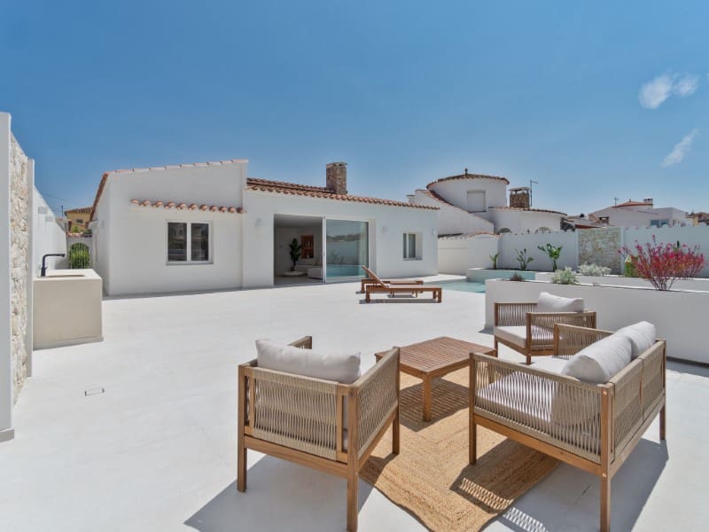 4 sypialnia Willa na sprzedaż w Empuriabrava z garażem - 1 640 000 € (Ref: 9175112)